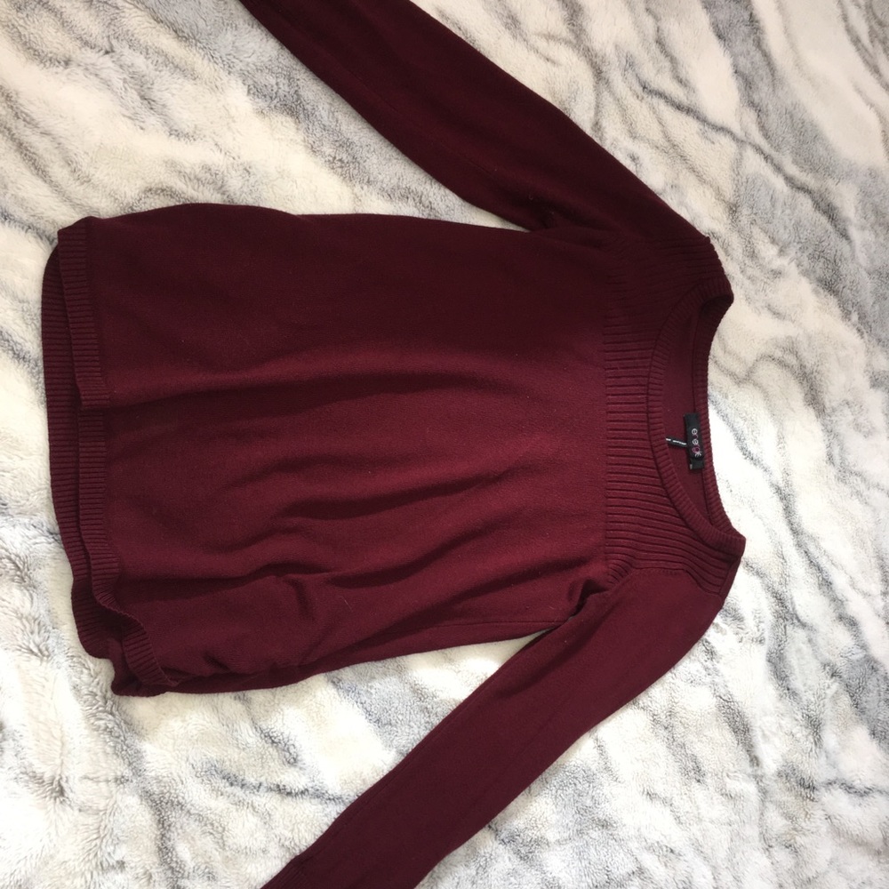 Long sleeve shirt/ sweater